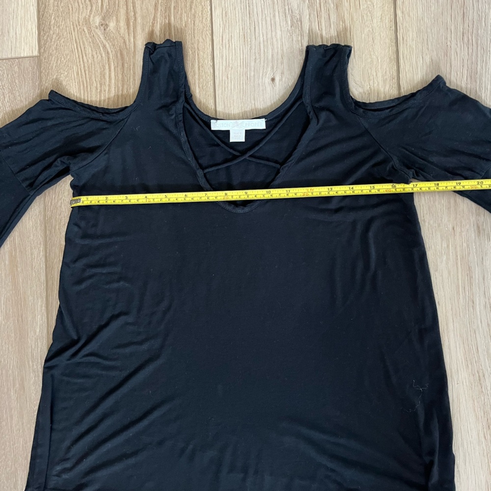 Boston Proper Cold Shoulder Cross Front Top - Picture 8 of 9